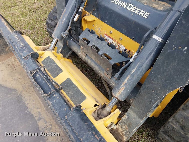 image for item EF1043 2024 John Deere 325G tracked skid steer loader