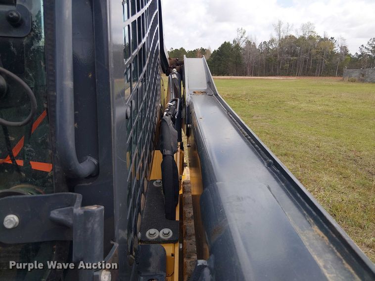 image for item EF1043 2024 John Deere 325G tracked skid steer loader