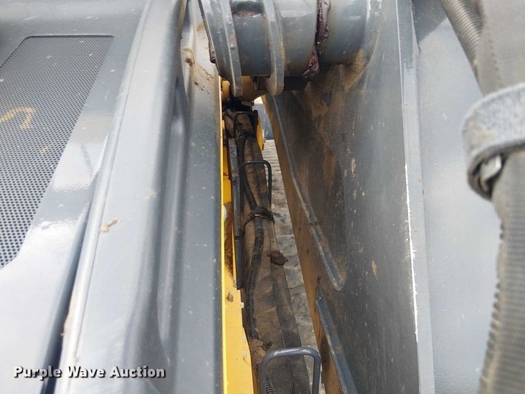 image for item EF1043 2024 John Deere 325G tracked skid steer loader