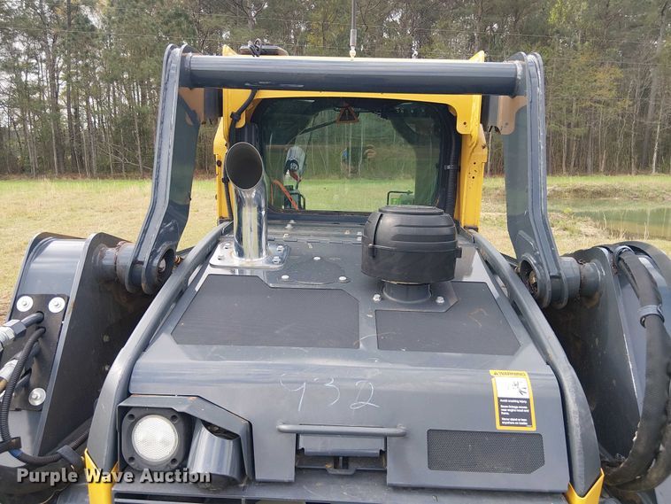 image for item EF1043 2024 John Deere 325G tracked skid steer loader