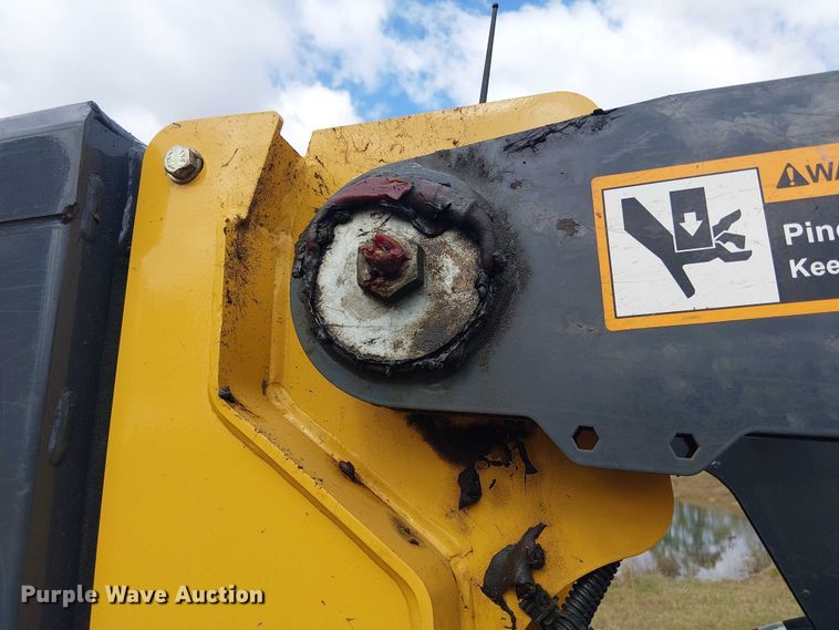 image for item EF1043 2024 John Deere 325G tracked skid steer loader