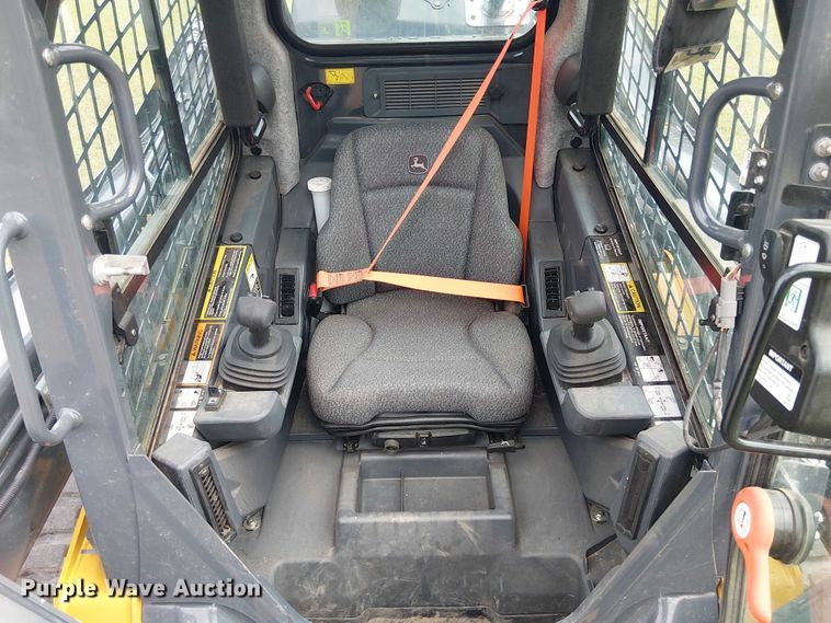 image for item EF1043 2024 John Deere 325G tracked skid steer loader