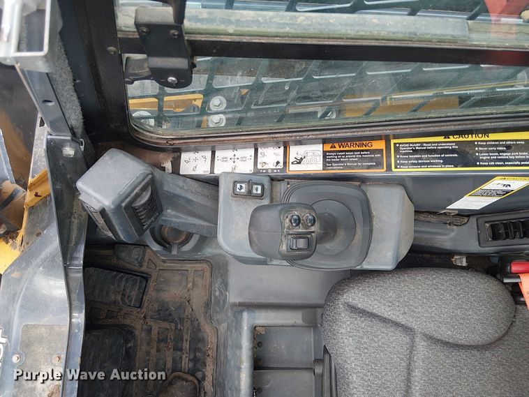 image for item EF1043 2024 John Deere 325G tracked skid steer loader