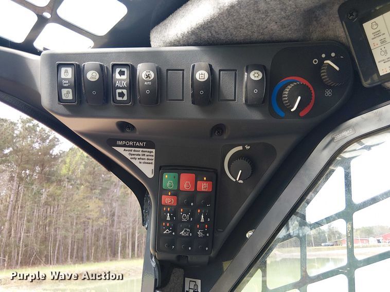 image for item EF1043 2024 John Deere 325G tracked skid steer loader