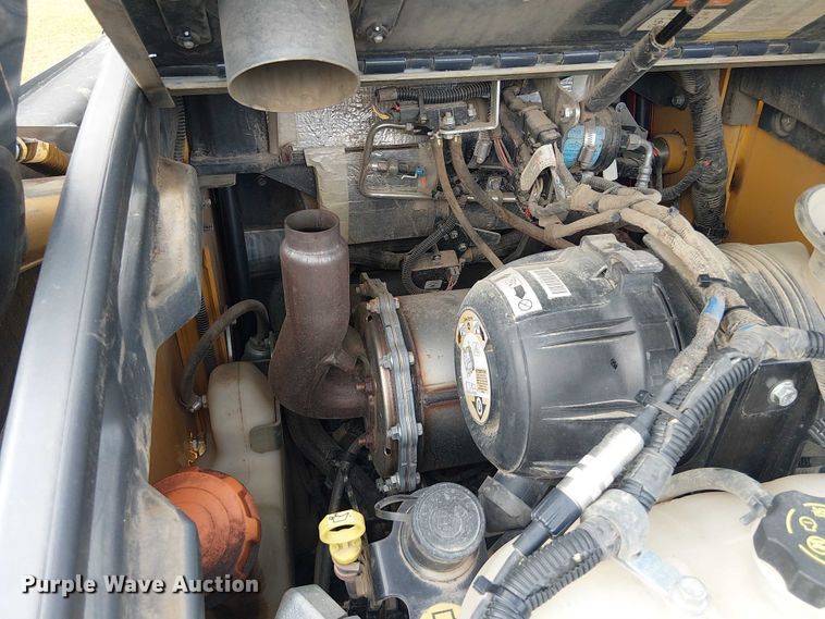 image for item EF1043 2024 John Deere 325G tracked skid steer loader