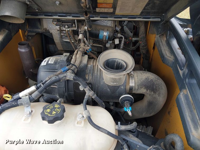 image for item EF1043 2024 John Deere 325G tracked skid steer loader