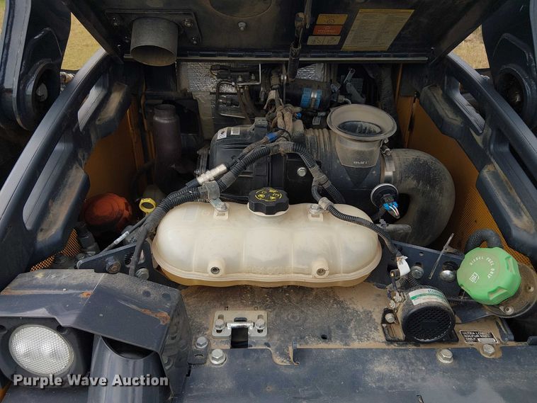 image for item EF1043 2024 John Deere 325G tracked skid steer loader