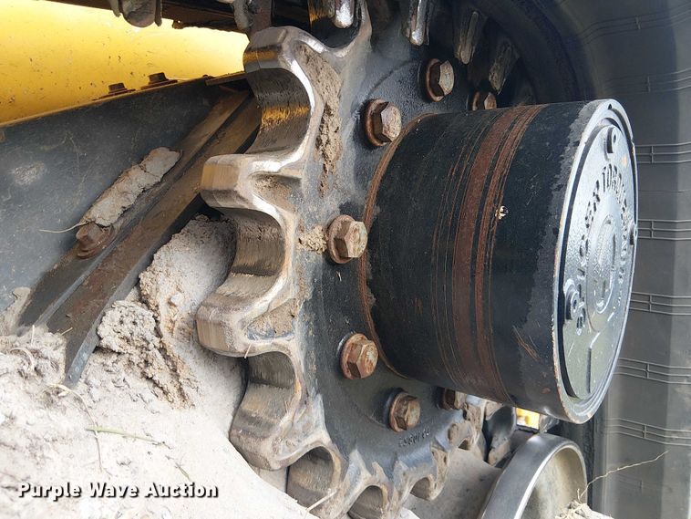 image for item EF1043 2024 John Deere 325G tracked skid steer loader