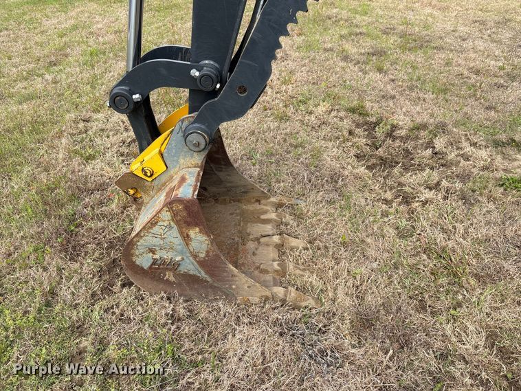 image for item EF1046 2022 John Deere 60G mini excavator