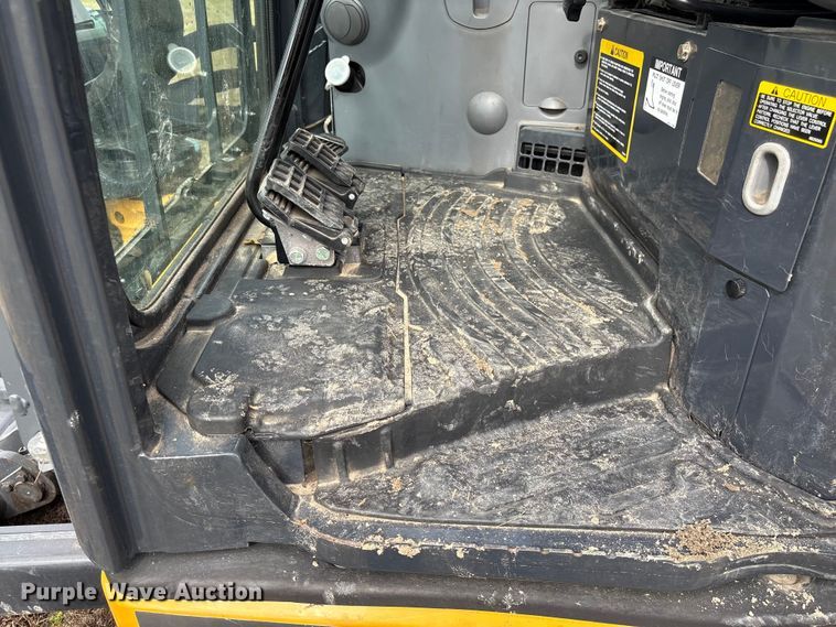 image for item EF1046 2022 John Deere 60G mini excavator