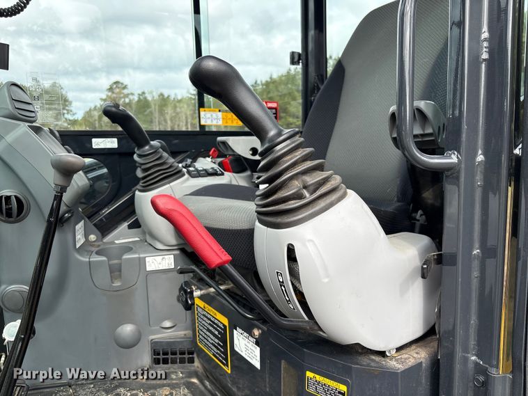 image for item EF1046 2022 John Deere 60G mini excavator