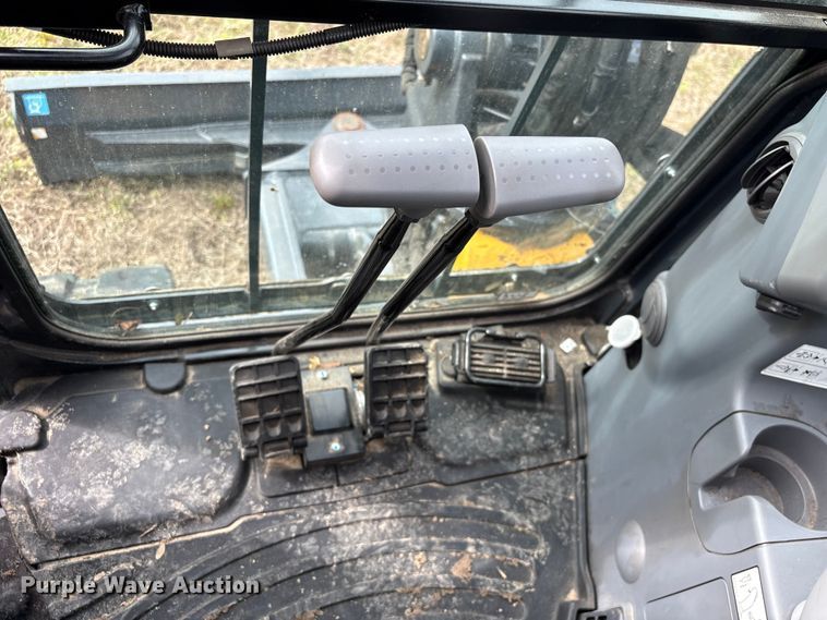 image for item EF1046 2022 John Deere 60G mini excavator