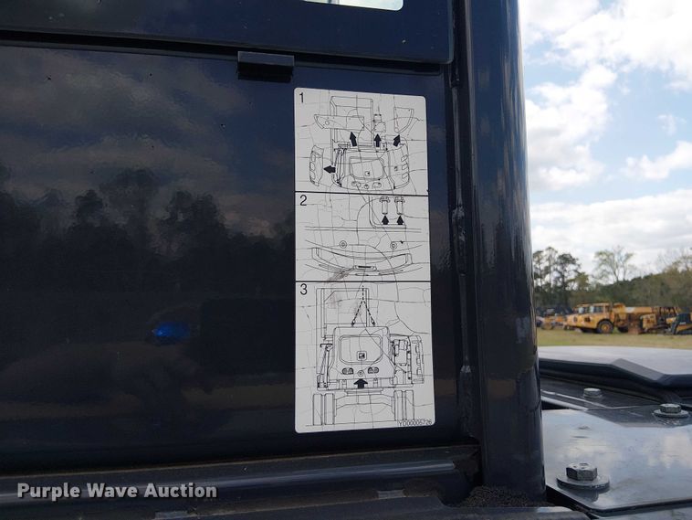 image for item EF1047 2020 John Deere 60G mini excavator