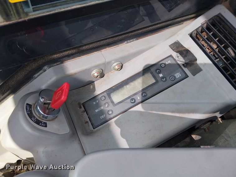 image for item EF1047 2020 John Deere 60G mini excavator