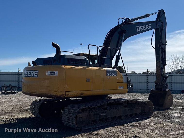 image for item EF6073 2014 John Deere 250G LC excavator