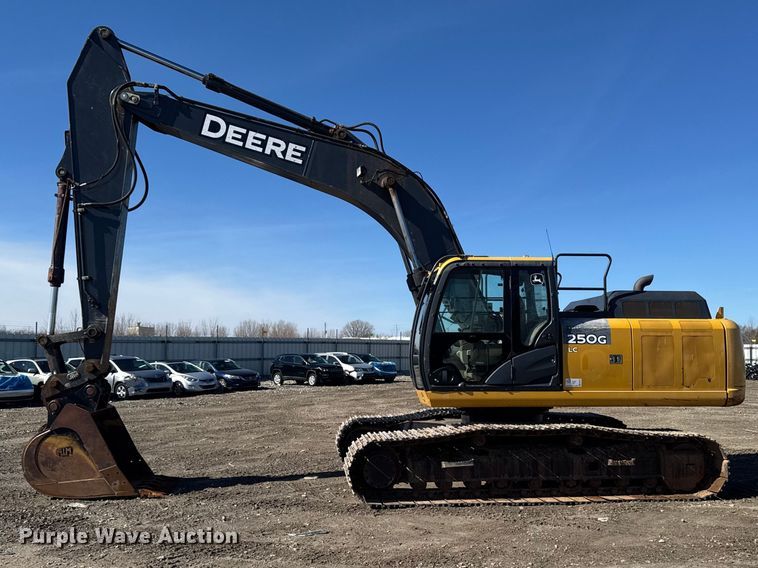 image for item EF6073 2014 John Deere 250G LC excavator