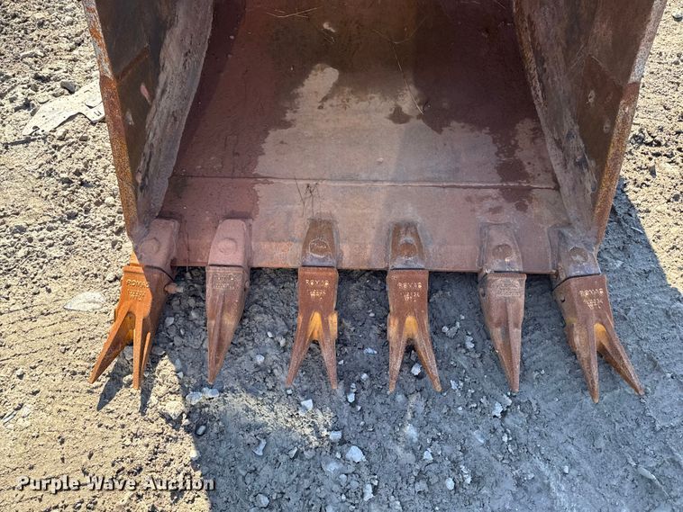 image for item EF6073 2014 John Deere 250G LC excavator