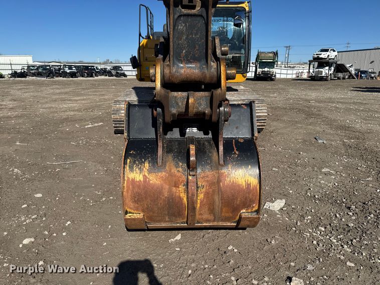 image for item EF6073 2014 John Deere 250G LC excavator