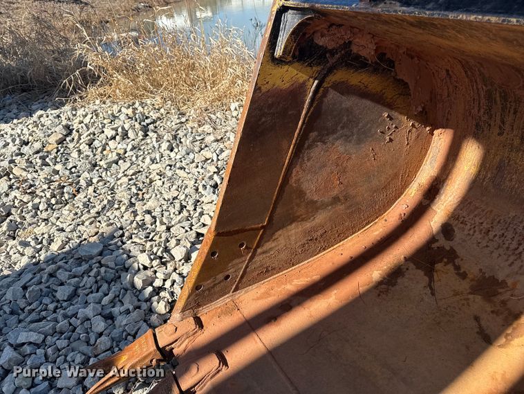 image for item EF6073 2014 John Deere 250G LC excavator