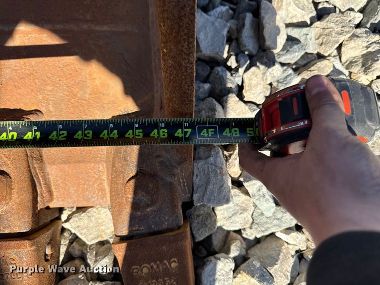 image for item EF6073 2014 John Deere 250G LC excavator