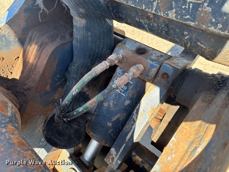 image for item EF6073 2014 John Deere 250G LC excavator