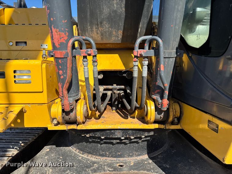 image for item EF6073 2014 John Deere 250G LC excavator