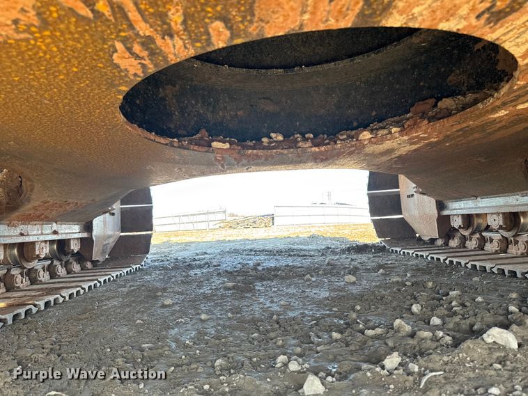 image for item EF6073 2014 John Deere 250G LC excavator