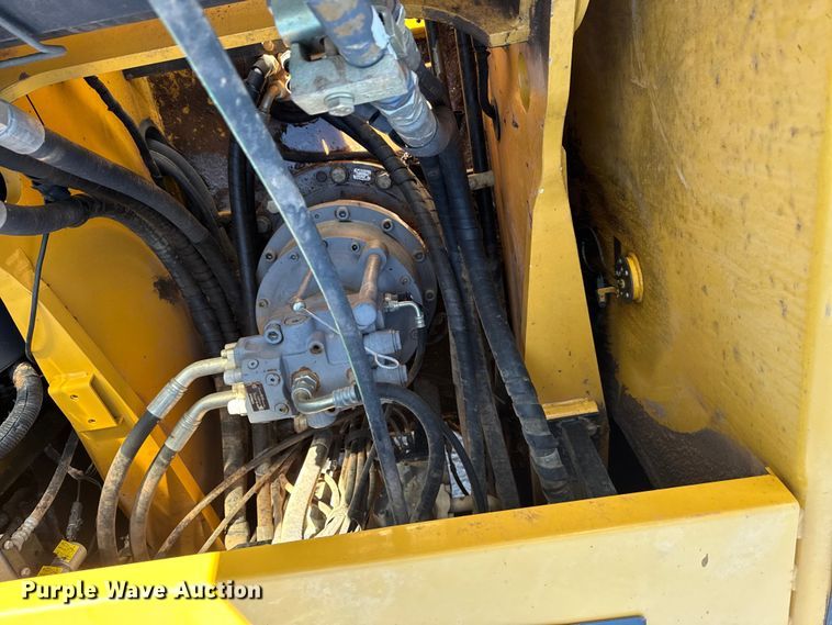 image for item EF6073 2014 John Deere 250G LC excavator