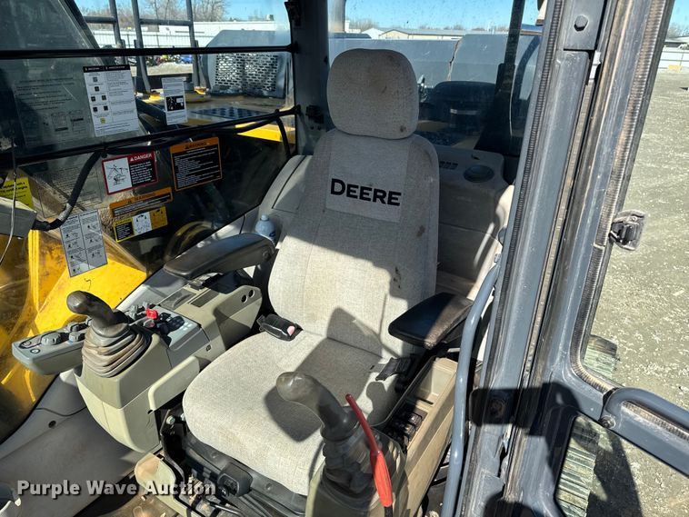 image for item EF6073 2014 John Deere 250G LC excavator