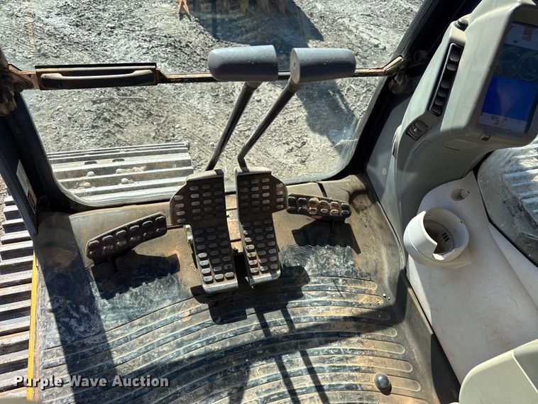 image for item EF6073 2014 John Deere 250G LC excavator