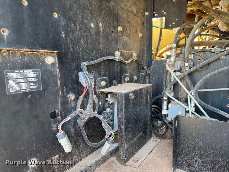 image for item EF6073 2014 John Deere 250G LC excavator