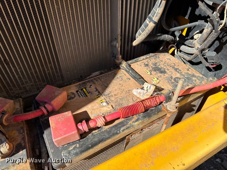 image for item EF6073 2014 John Deere 250G LC excavator