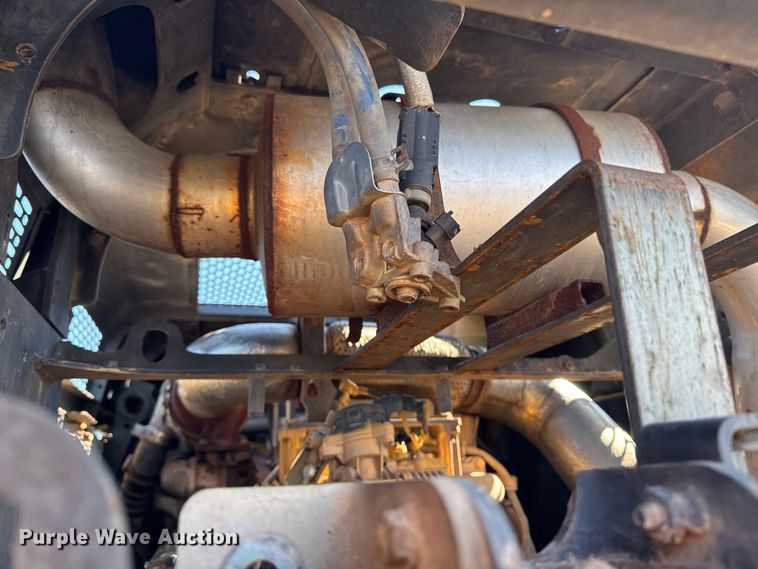 image for item EF6073 2014 John Deere 250G LC excavator