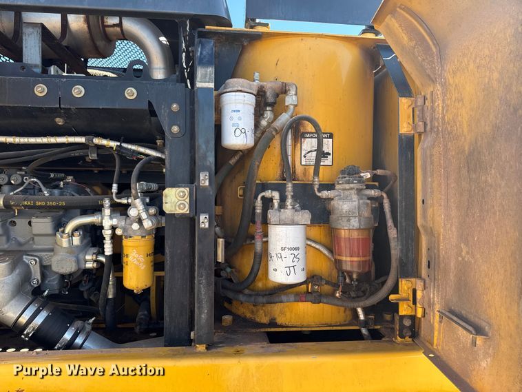 image for item EF6073 2014 John Deere 250G LC excavator