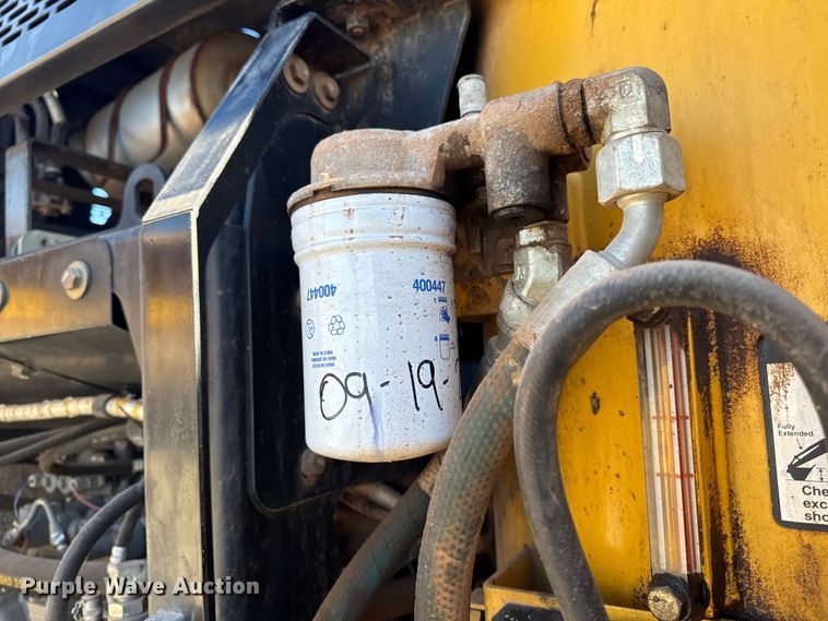 image for item EF6073 2014 John Deere 250G LC excavator