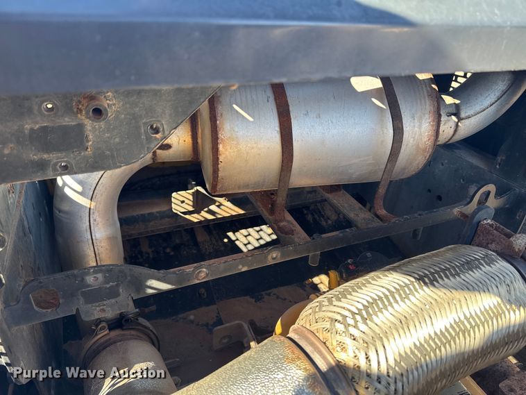 image for item EF6073 2014 John Deere 250G LC excavator