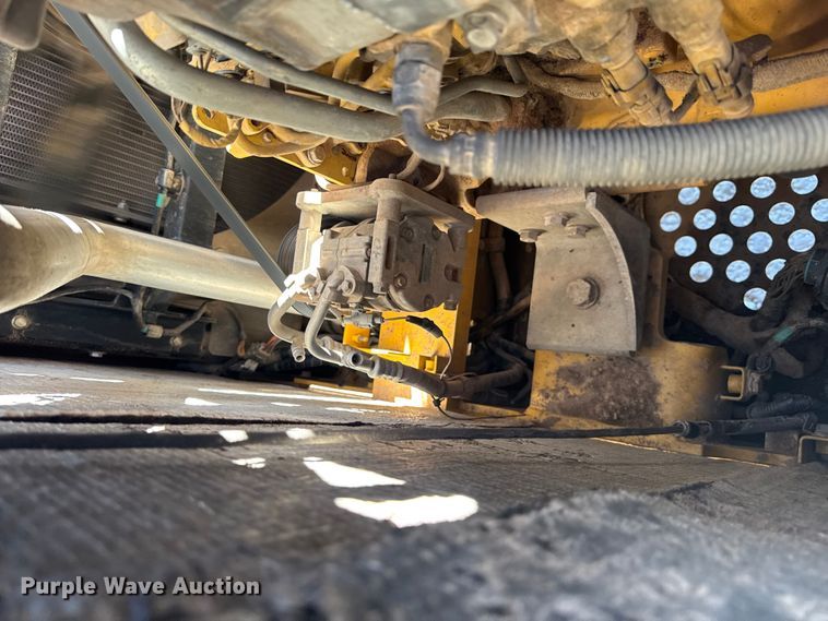 image for item EF6073 2014 John Deere 250G LC excavator