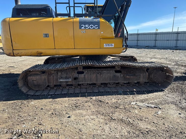 image for item EF6073 2014 John Deere 250G LC excavator