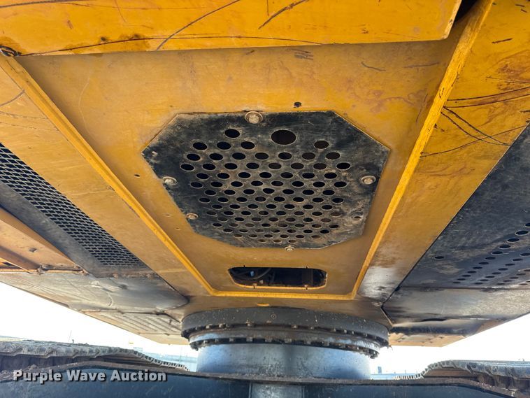 image for item EF6073 2014 John Deere 250G LC excavator