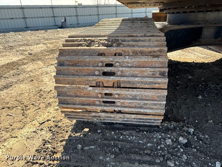 image for item EF6073 2014 John Deere 250G LC excavator