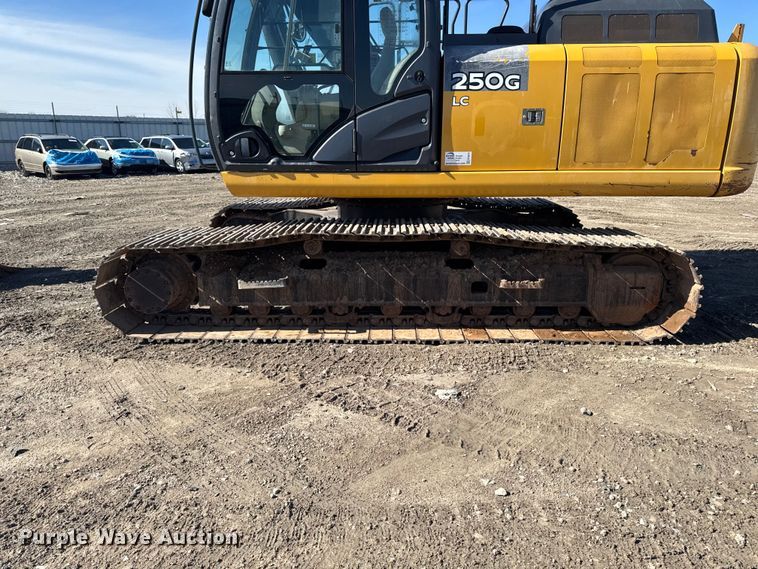 image for item EF6073 2014 John Deere 250G LC excavator