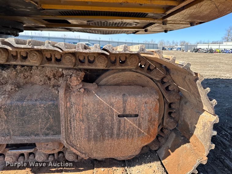 image for item EF6073 2014 John Deere 250G LC excavator