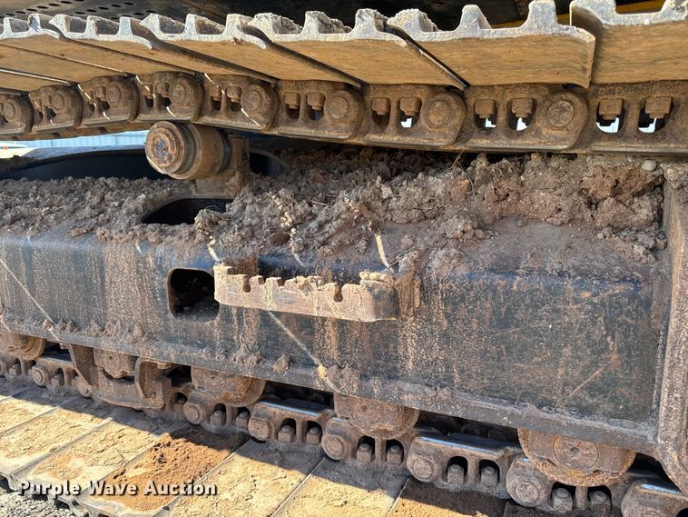 image for item EF6073 2014 John Deere 250G LC excavator