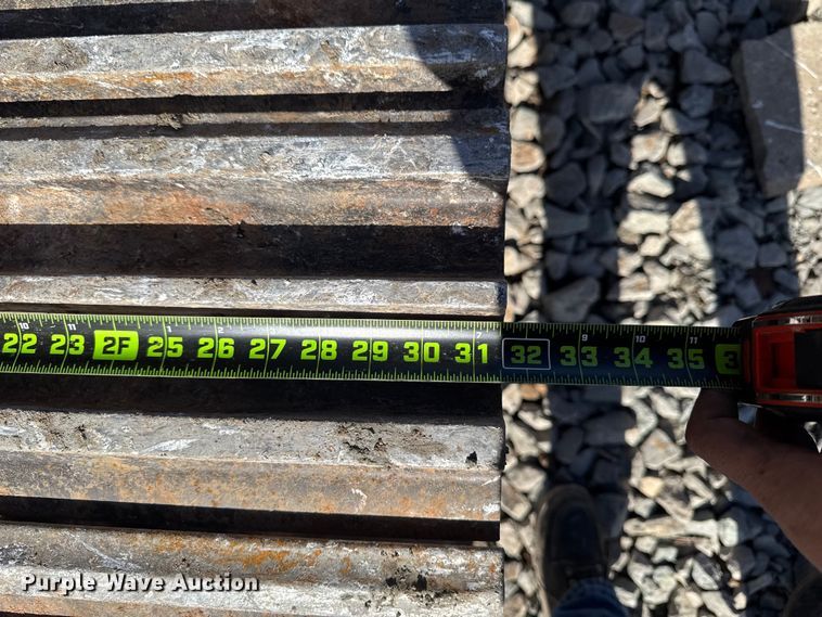 image for item EF6073 2014 John Deere 250G LC excavator