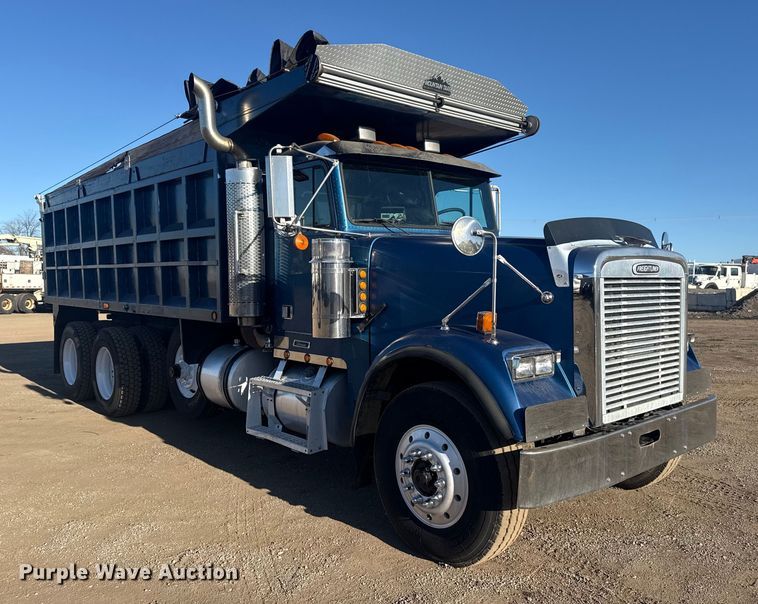 image for item EG2061 2000 Freightliner Classic dump truck