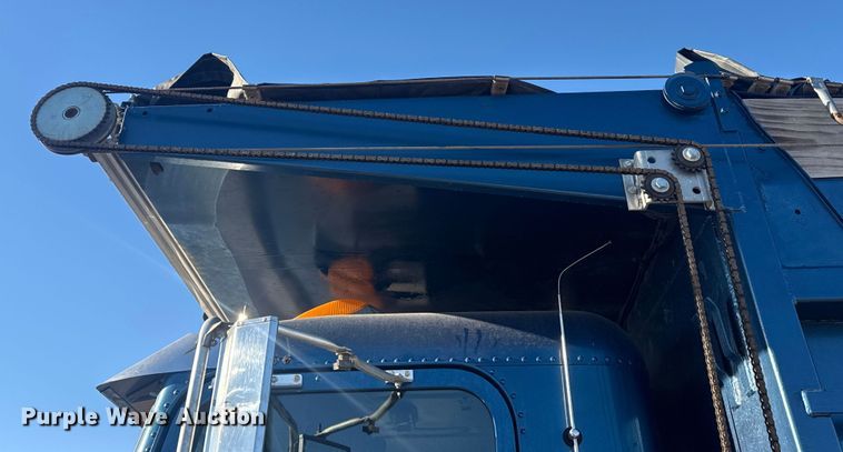 image for item EG2061 2000 Freightliner Classic dump truck