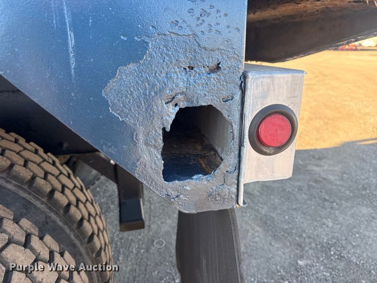 image for item EG2061 2000 Freightliner Classic dump truck