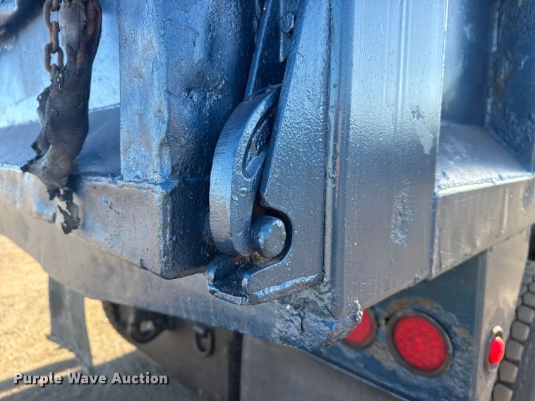 image for item EG2061 2000 Freightliner Classic dump truck