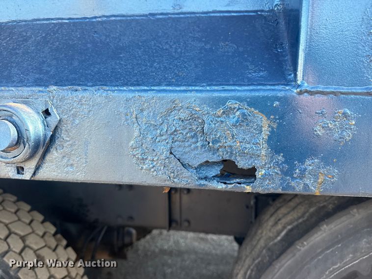 image for item EG2061 2000 Freightliner Classic dump truck