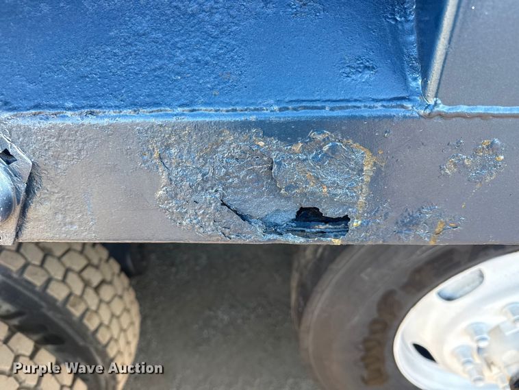 image for item EG2061 2000 Freightliner Classic dump truck